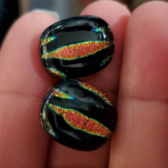 Hand Blown Glass Earrings. - Picture 7 of 7